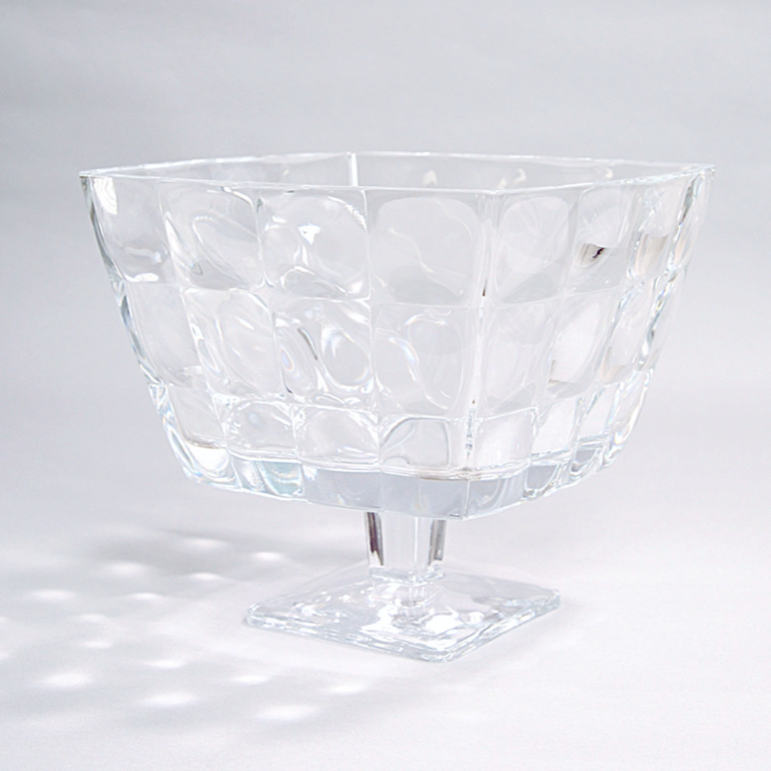 11. FOOTED CRYSTAL VASE, Clear